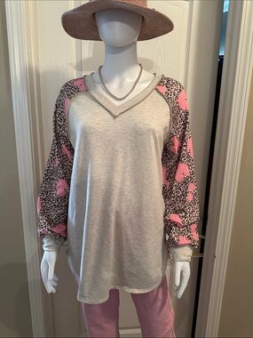 HEIMISH USA Cream V-Neck Top with Pink Leopard Raglan Sleeves